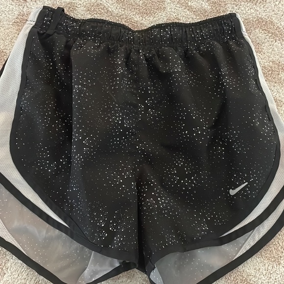 Nike Dri Fit Shorts - Picture 3 of 8